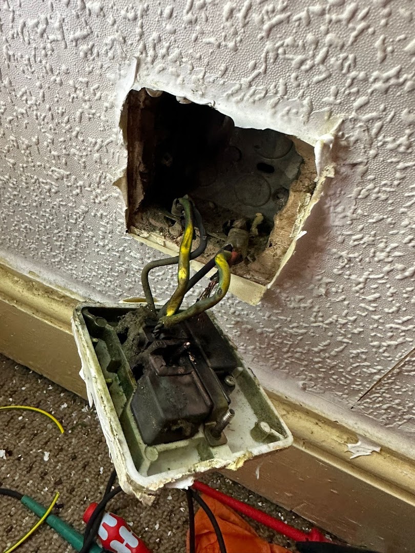 Emergency Electricians Nottingham · Photos 3